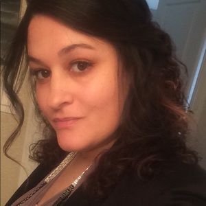 Meet your Posher, Steph